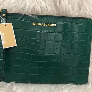 Michael Kors- jet set travel clutch-NWT